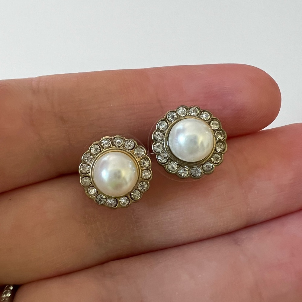Pearl studs w/ Diamond Halo (Costume Jewelry)